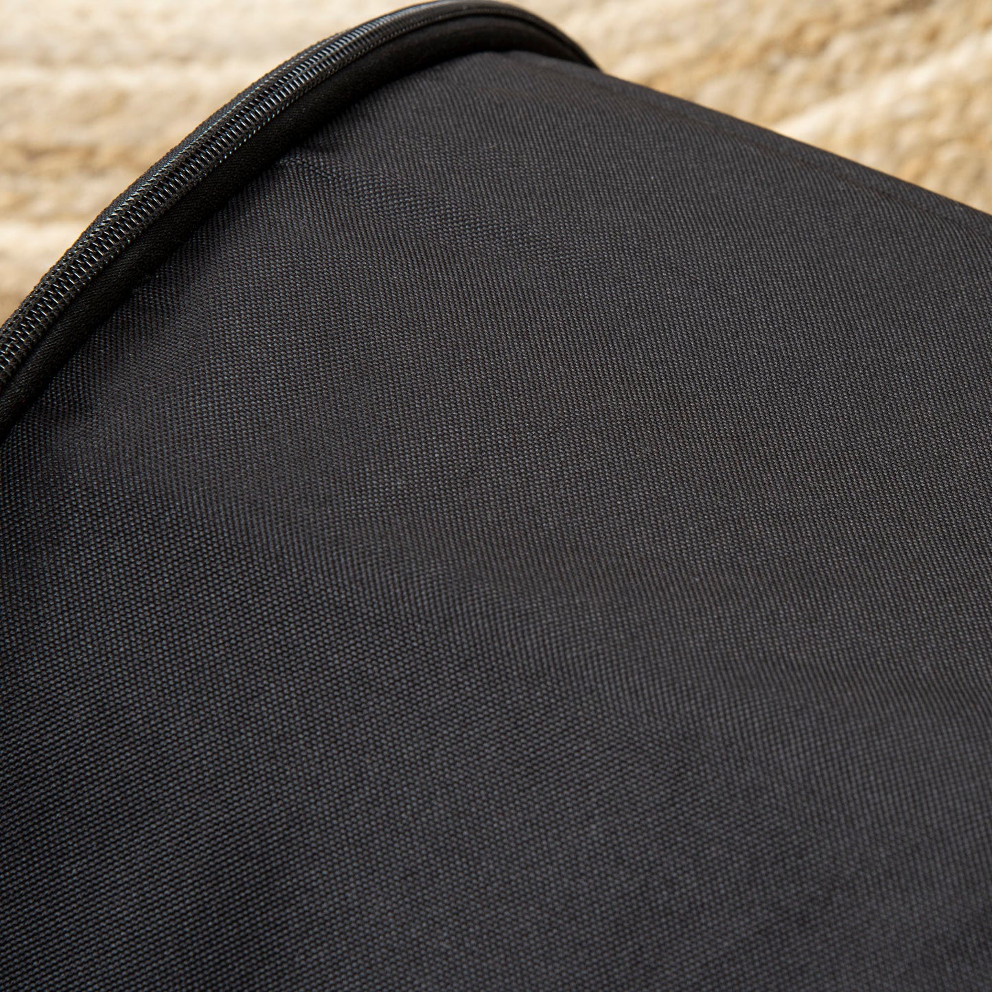 Heated Double-Wide Outdoor Cat House – Water-Resistant Winter Shelter for Multiple Cats (Black)